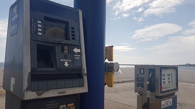 Mazara, ancora in giro danneggiatore seriale con lancio di pietre