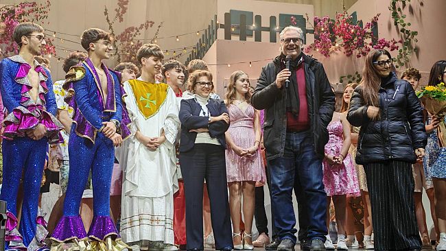 Boom di presenze per la rivista del Cipolla Mamma Mia al teatro Selinus