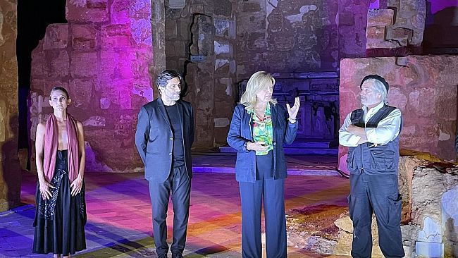 montevago-le-rovine-della-chiesa-madre-ospitano-i-teatri-di-pietra-2026