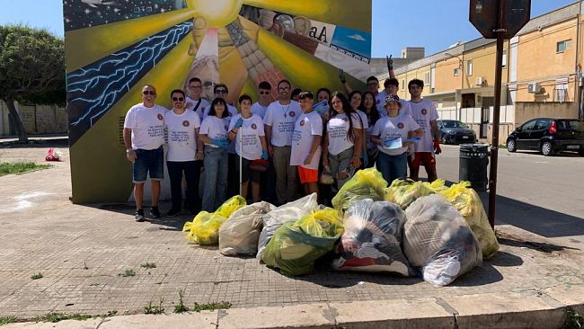 Trapani, i giovani puliscono il quartiere Cappuccinelli