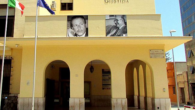 Processo per appuntato Guardia di Finanza accusato di avere picchiato la moglie, che sarà ascoltata