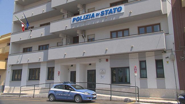 Arresto di un cittadino mazarese di 40 anni per atti osceni in luogo pubblico continuati, corruzione di minorenne e tentata violenza privata