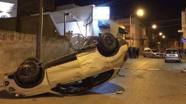 Mazara, incidente fra due auto in via Val di Noto, feriti sei giovani