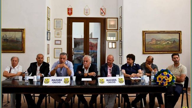 Mazara Calcio, Franzone riparte da soci castelvetranesi e tira la giacchetta all’imprenditoria mazarese: “Preferisce investire in altri territori”