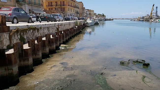 Mazara, lavori di dragaggio del porto canale ancora al palo. Dove sono gli “amici politici” della Città? E gli ambientalisti dell’ultima ora?
