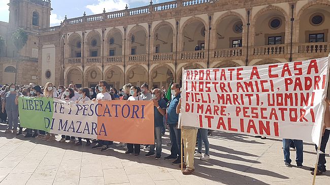 Reportage della BBC, con il supporto di Primapaginamazara, sul sequestro dei pescatori a Bengasi