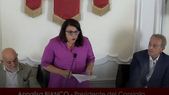 trapani-in-consiglio-bianco-lascia-trapani-tua-ma-resta-in-maggioranza