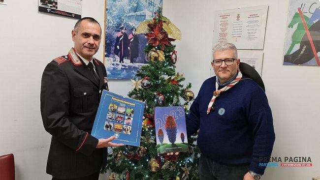 Carabinieri e scout, lo scambio degli auguri