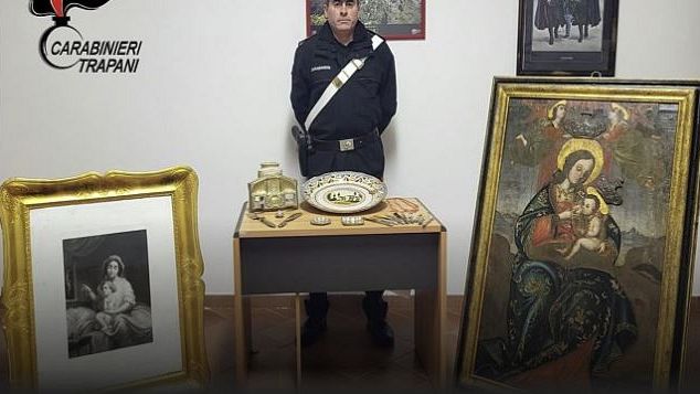 Erice, ruba opere d'arte in centro: arrestato dai Carabinieri