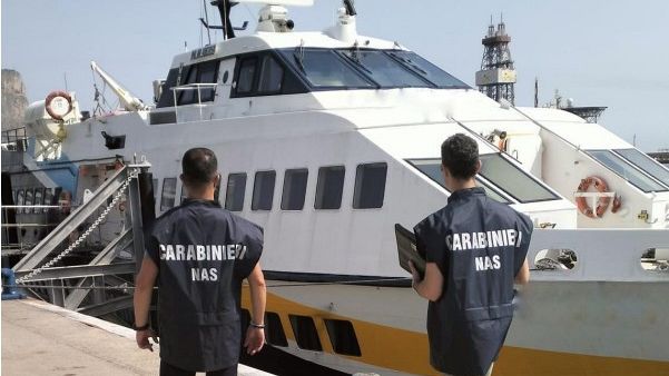 controlli-del-nas-a-lampedusa-e-pantelleria-sequestrati-circa-3-quintali-di-alimenti-e-sanzioni-per-40-mila-euro