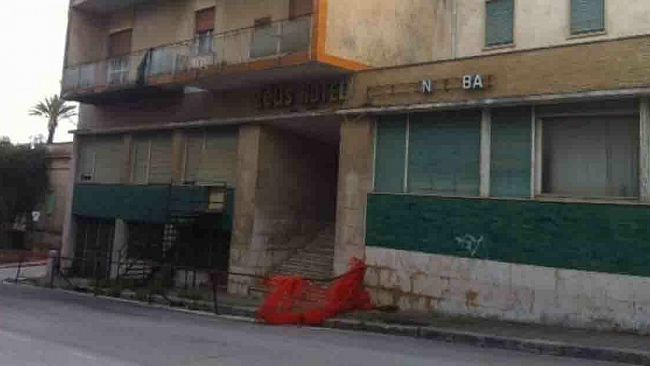 Castelvetrano, a breve la demolizione dell’Hotel Zeus di via Vittorio Veneto