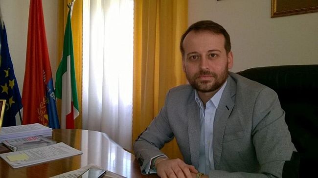 VIDEO-“Come farà ad andare tutto bene se continuate a fare gli irresponsabili?” Lo sfogo del sindaco Bancheri di Delia diventa virale