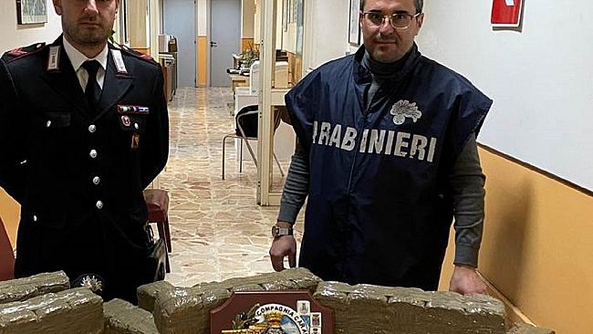 Marinella di Selinunte: Carabinieri sequestrano 30kg. di hashish sulla spiaggia