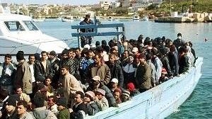 Sicilia, fermati membri di un equipaggio per favoreggiamento dell'immigrazione