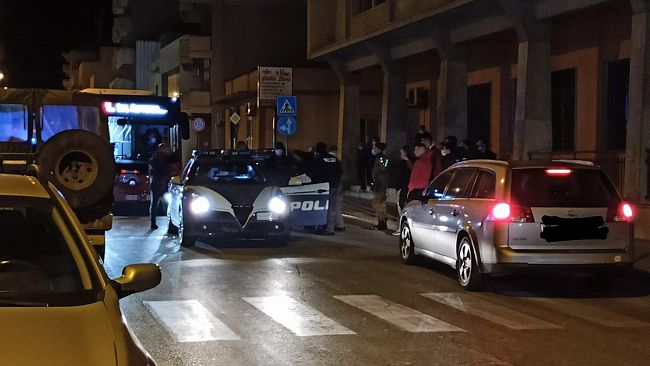 Erice, violentissima rissa in via Cesarò: sangue a terra, almeno un ferito