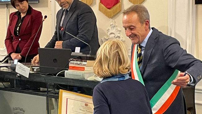 piu-trapanese-dei-trapanesi-la-citta-abbraccia-mauro-rostagno-con-la-cittadinanza-onoraria