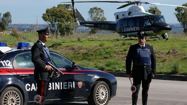 Castelvetrano: consegna lo scooter rubato ma tiene la targa e chiede il riscatto