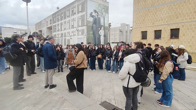 da-febbraio-oltre-2000-studenti-siciliani-hanno-visitato-gibellina-capitale-italiana-dellarte-contemporanea-2026