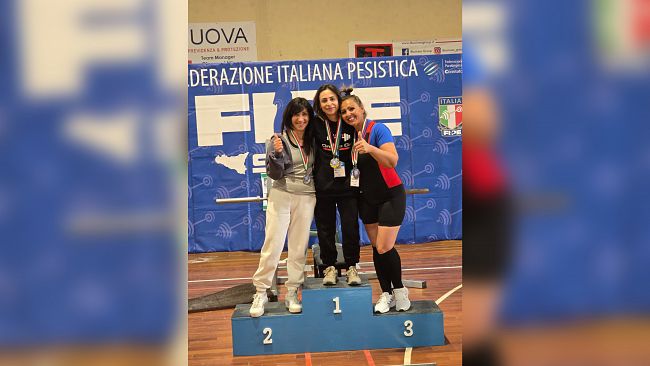 Campionati di distensione su panca, Manuela Lombardo di ASD Crossgym Priolo trionfa nella prima tappa di qualificazione 
