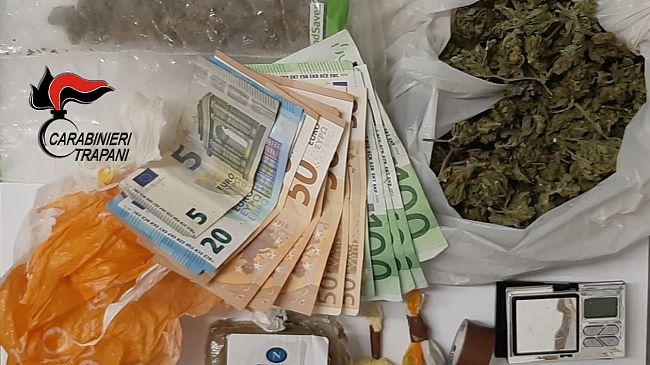Alcamo, due giovani arrestati per detenzione ai fini di spaccio di sostanze stupefacenti