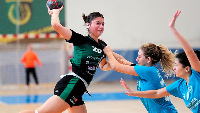 Handball Erice trascinata da Martina Filindeu: vittoria contro Halikada