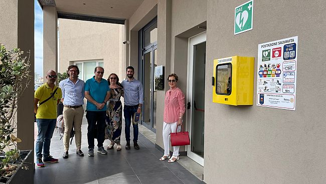 Trapani, il Rotary Club dona una defibrillatore pubblico