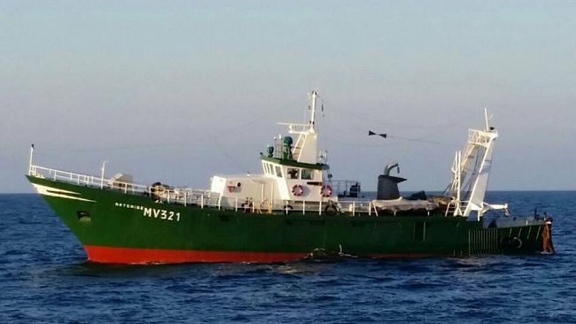 Il motopesca mazarese “Artemide” salva migranti al largo della Libia: “l’umanità va oltre le difficoltà di un mestiere in crisi e poco salvaguardato”