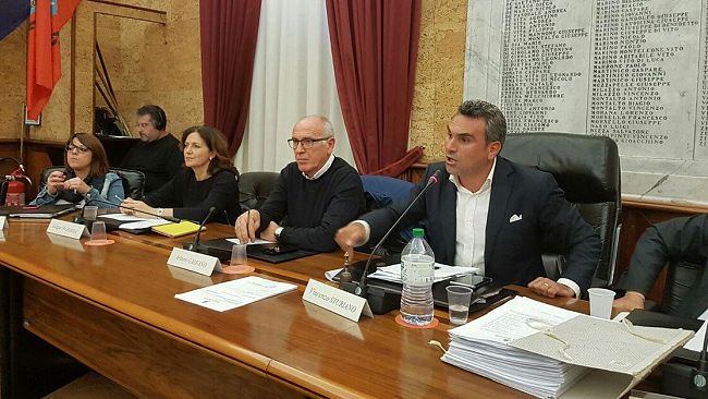 VIDEO – Marsala, dura contestazione di Sturiano nei confronti del Sindaco Di Girolamo