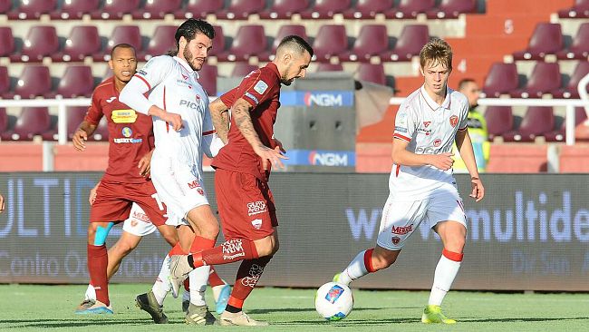 Il Trapani chiude il 2019 allo “Scida” contro il Crotone, le ultime