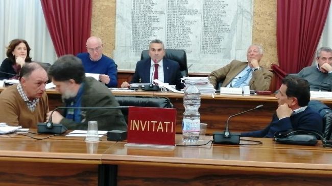 Marsala: il Consiglio comunale emenda ed approva il nuovo regolamento sull’installazione di chioschi, gazebo, tettorie e simili