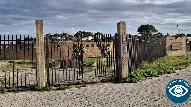 Segnalazioni del cittadino - Forzato il cancello del teatro provinciale