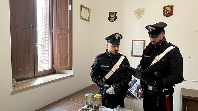 Pantelleria, scoperto market della droga: arrestato isolano di 35 anni