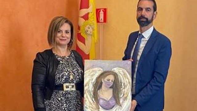 Donato al Comune di Messina dall’artista De Leo un dipinto per una iniziativa benefica in vista del Natale