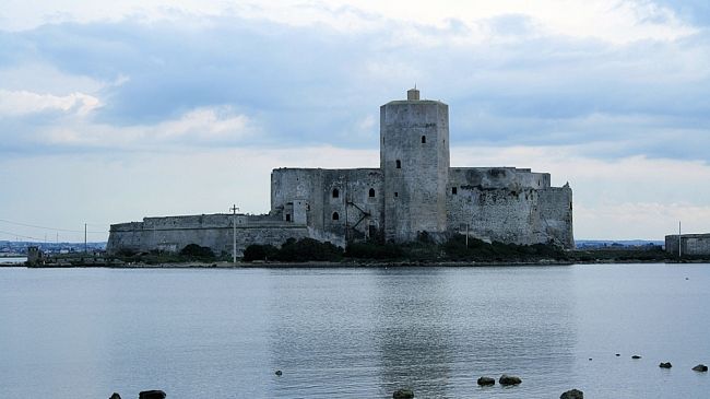 Colombaia: inizio lavori restauro slitta a settembre. Ciminnisi (M5S): “L’assessore Scarpinato assente all’audizione”