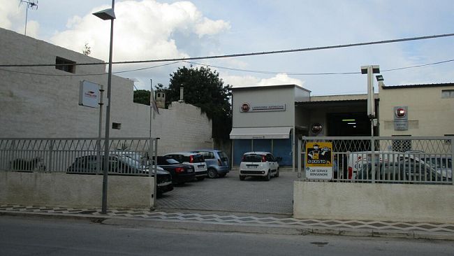 Officina per autoriparazioni 