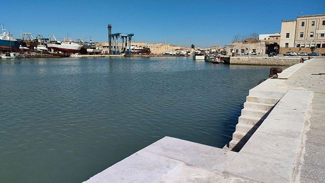 Mazara del Vallo: ritrovato un corpo senza vita nei pressi della banchina