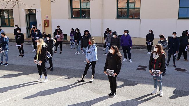 Memorie di un pigiama a righe: flash mob dell’ipseoa “V.Titone”