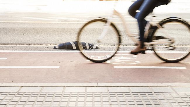 Alcamo, automobilista invade la pista ciclabile e investe un ciclista salemitano: condannato al risarcimento