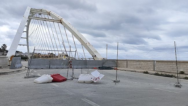 Ponte sul fiume Arena, ancora “niet” per la riapertura parziale    