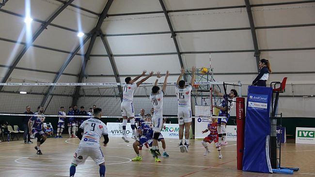 scalia-volley-sciacca-battuta-darresto-a-letojanni