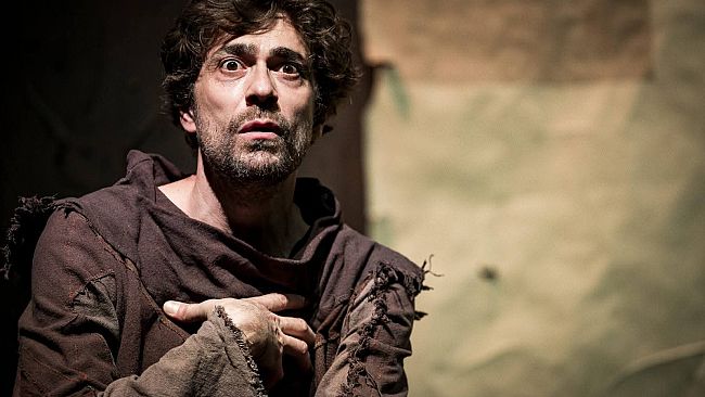 lattore-giovanni-scifoni-in-scena-al-cine-teatro-ariston-di-trapani