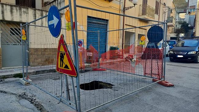 Via dei Pescatori, dopo due mesi ancora nessun intervento  