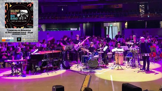 Valderice, alla tonnara di Bonagia lo spettacolo della Silent King Big Band