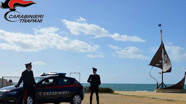 Minaccia la madre con un coltello. Arrestato dai Carabinieri un giovane per maltrattamenti in famiglia