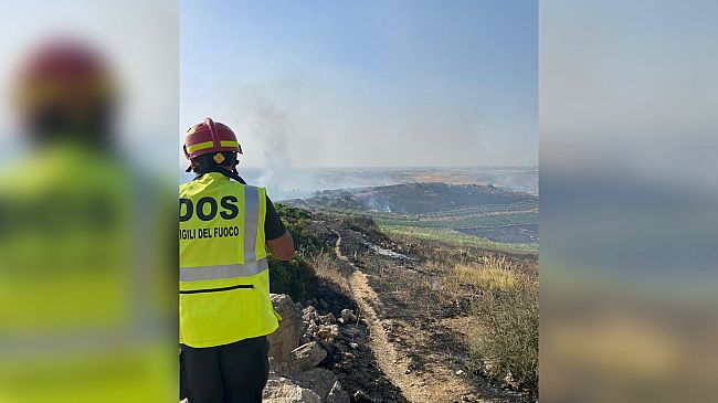 Primi incendi estivi in provincia. Diversi gli interventi dei Vigili del fuoco