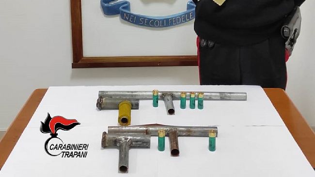 Mazara: arrestato romeno che deteneva abusivamente armi