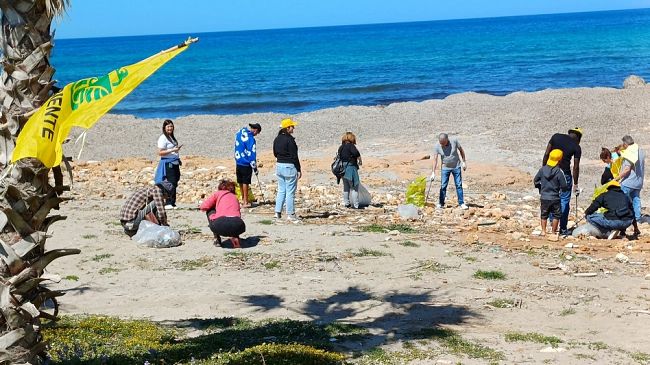 custonaci-giornata-ecologica-nella-spiaggia-di-cala-bukuto