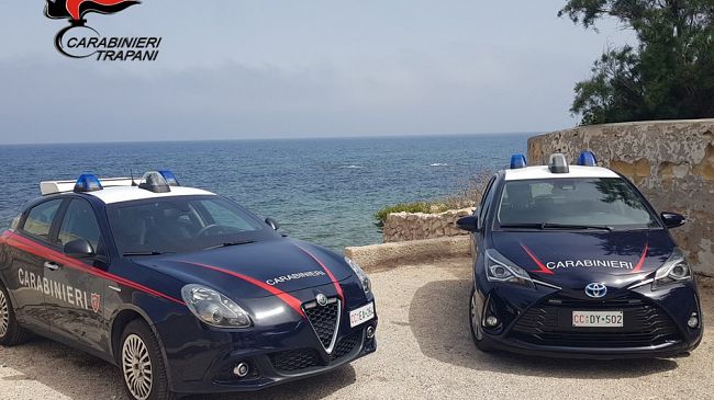 Trapani, folle corsa in auto e a piedi per sfuggire al controllo dei carabinieri. Arrestato 45enne