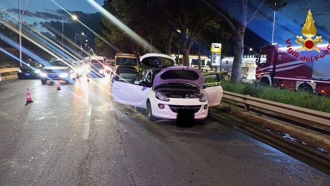Palermo, incidente in viale Regione: traffico in tilt per auto a Gpl, coinvolta anche donna incinta
