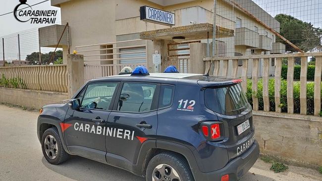 Stava rubando gli infissi presso l’impianto sportivo comunale, arrestato un 52enne ericino